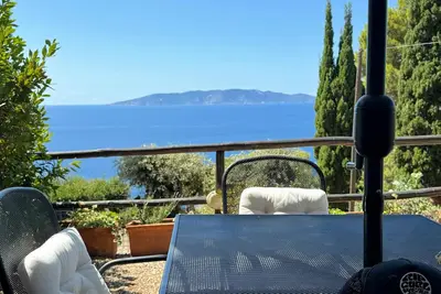 Image de Cala Piccola, maison avec accès à la piscine et à la plage privée.