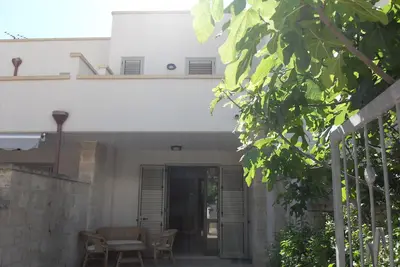 Image de Belle villa sur trois étages avec vue sur la mer.