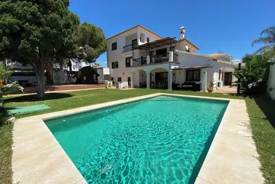 Image de Big House, Garden And Swimming Pool On The Best Beach Of Marbella