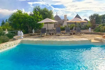 Image de Beatifull Trullo avec piscine privée en pierre et jacuzzi, Wi-Fi gratuit -