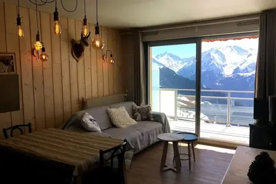 Image de Au pied des pistes dans le centre de la station de l'Alpe d'huez (Vieil Alpe)