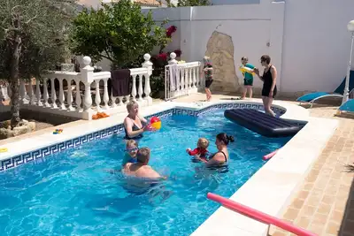 Grande maison de ville du XVIe siècle à Osuna avec un jardin et une piscine