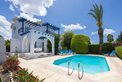 Image de Lemon Grove Dio: Villa moderne et confortable située à proximité de la plage de sable. Piscine privée