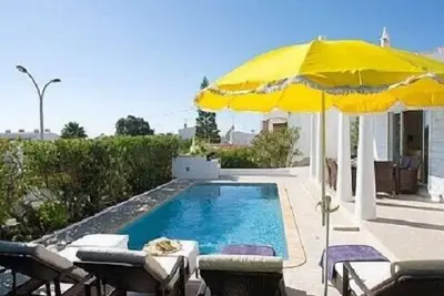 Image de Ensemble de villas, belle villa privée spacieuse de 5 chambres, ville d'Albufeira