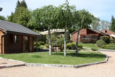 Image de village de 14 gîtes en chalets grand confort
