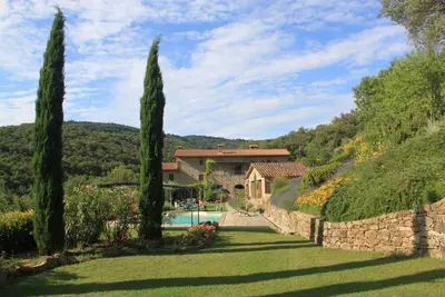 Image de Private, Exclusive, Lake View, Large Private Pool. Private Landscaped Gardens