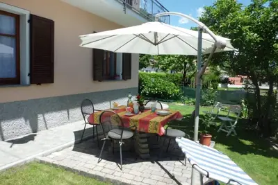 Image de Lac de CĂ´me - Appartement confortable et accueillant avec jardin