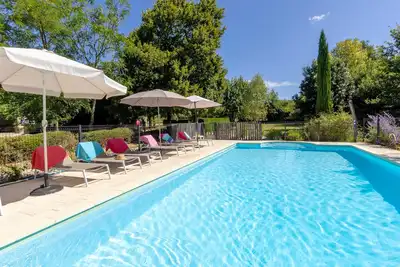 Image de Secure gated and fenced pool, quiet rural location, Air Con. Near historic towns