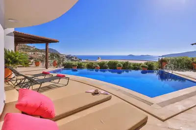 Image de Superbe villa. Cadre fabuleux. Lieu paisible. Vue sur la mer à couper le souffle.