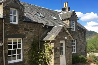 Image de Cottages traditionnels rénovés avec goût, emplacement magnifique, à pied d'Aberfeldy