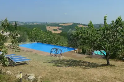 Image de Villa avec piscine privée et jardin, dans un endroit calme et magnifique, Wi-Fi