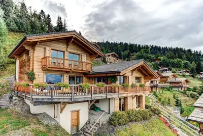 Image de Chalet la Couronne - Jacuzzi - Views - Ski-In-Ski-Out - La Tzoumaz, 4 Vallees