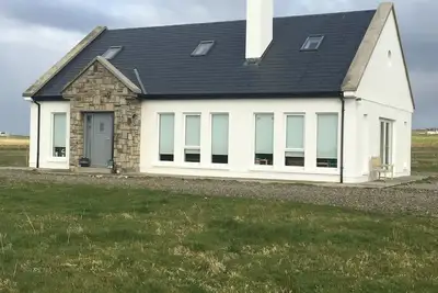 Image de Belle maison bien équipée avec vue sur la mer