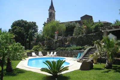 Image de Charmante maison ancienne avec piscine, vue panoramique entre Etna et de la mer