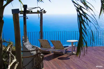 Image de Gîte rural à Calheta ensoleillée avec piscine partagée, Wifi, barbecue, vue mer