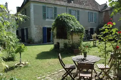 Image de Gîte authentique de 4\/5 pers. au domaine Le Nid des Oiseaux au coeur du village.