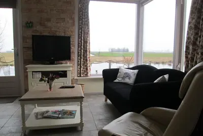 Image de Nouveau! ! Maison, avec vue magnifique sur l'eau et les terres agricoles, 10 min à Amsterdam