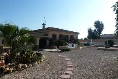 Maison de campagne à 15 minutes de la plage avec une grande piscine privée