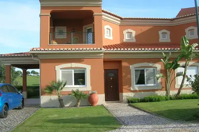 Image de 3 chambres avec villa plein sud accès au jardin privé au golf et la piscine