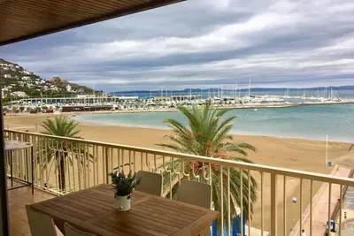Image de Appartement spacieux face à la plage de Roses