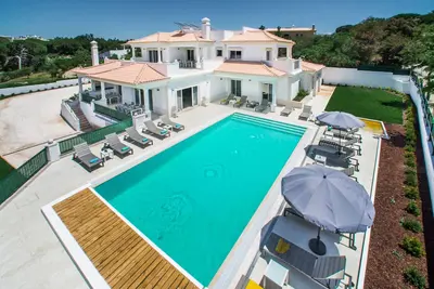Image de Quinta Por Do Sol de luxe de 15 chambres idéal pour les grands groupes ou les vacances en famille