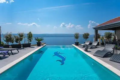 Image de Villa de luxe Pocrnja avec piscine chauffée, jacuzzi, sauna et table de billard