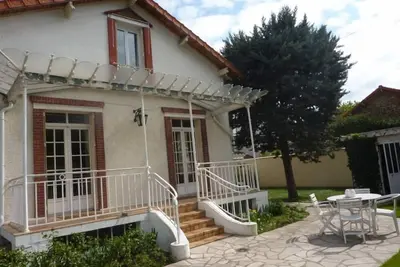 Image de Charmante maison de famille dans banlieue calme Ă 30 mn du centre de Paris