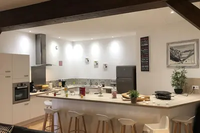 Image de Cauterêts Grand Appart 130M² au Rdc 4Ch + salle de jeu, cuisine américaine salon