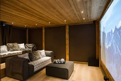 Image de Chalet de luxe de 6 chambres - cinéma, sauna, jacuzzi, cheminée, vue imprenable,