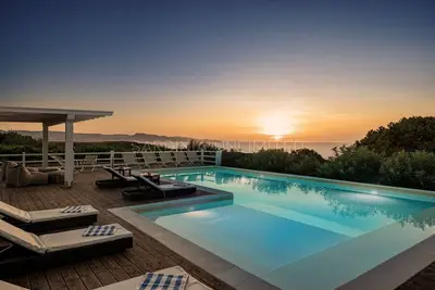 Image de Villa à Badesi avec 6 chambres à coucher, 14 couchages