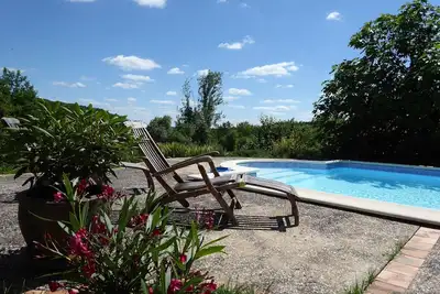 Image de Sous les Arbres - piscine privée, superbes vues, relax, se détendre