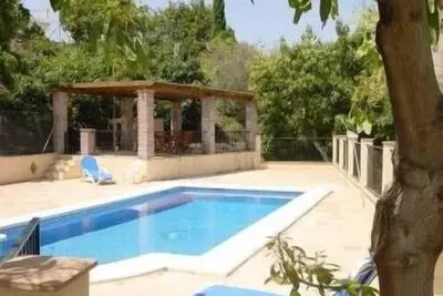 Image de Bel endroit - Villa climatisée avec une grande piscine privée