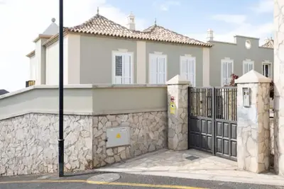 Une maison avec une vue magnifique sur Tenerife, La Gomera et couchers de soleil