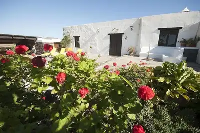Image de Cottage avec piscine privée à Lanzarote. Expérience différente.