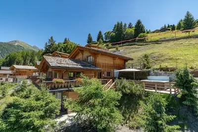 Image de Chalet le Grand Ours - Jacuzzi - Views - Ski-In-Ski-Out - La Tzoumaz, 4 Vallees