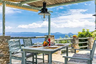 Image de Villa à Glossa avec piscine privée et vue sur la Mer Egée