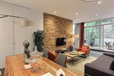 Image de Moderne et luxueux 2 chambres et 2 salles de bain avec  patio