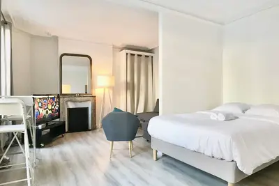Image de Appartement très calme sur jardin - Coeur Paris la marais \/ 2bd