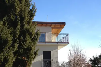 Image de Appartement ensoleillé avec grande terrasse et vue sur le lac de Côme et les Alpes