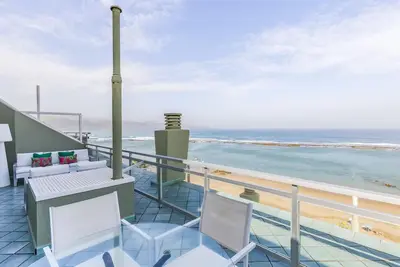 Penthouse en bord de mer avec terrasse de 30m et Wifi gratuit. <br><br><br><br><br><br><br><br><br>