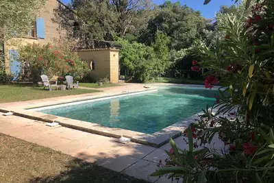 Image de Gite : La Maison \"à Coté du Pont\". . . du Gard - Piscine & Rivière
