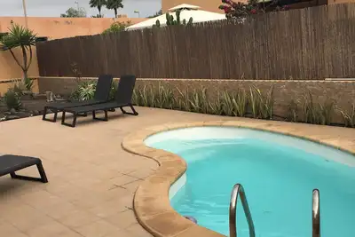 Image de Akela -Belle Villa avec jardin privé et piscine - Wifi gratuit