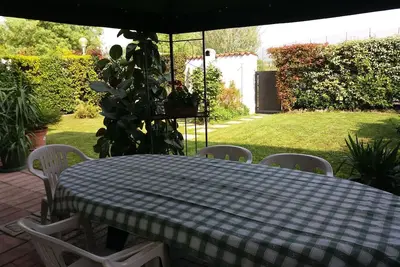 Image de Des vacances parfaites dans la région viticole d'Iseo au bord du lac Franciacorta-Italie