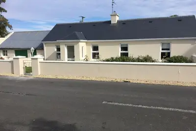 Image de Récemment restauré confortable chalet de 3 chambres dans le village d'Enniscrone