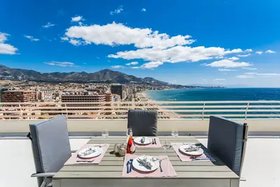 Image de Superbe penthouse avec vue panoramique 1 ligne de plage à Fuengirola