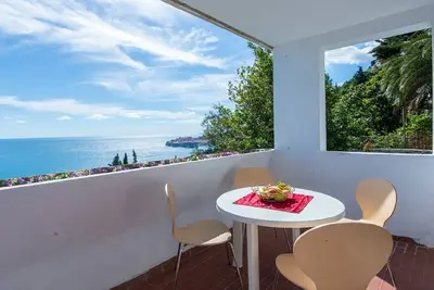 Image de Appartement Noa-Grande moderne, récemment rénové, avec vue imprenable sur la vieille ville