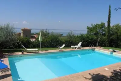 Image de Villa avec piscine et jardin - San Feliciano