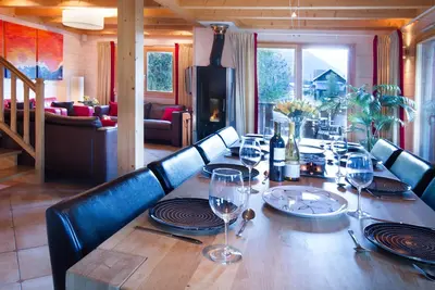Image de Chalet avec 5 chambres pour 12 personnes. Situé à 15 minutes à pieds de Morzine