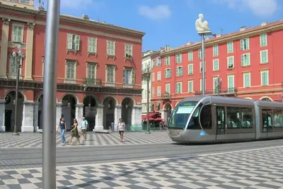 Image de Magnifique duplex climatisé donnant sur place Massena hypercentre 200m de la mer