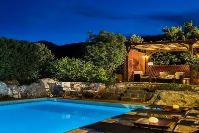 Image de Villa avec piscine privative, vues sur la mer et la montagne, barbecue, hébergement de haute qualité